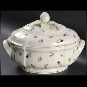 V&B Petite Fleur Oval Tureen w/ Lid Covered Vegetable or Soup Server